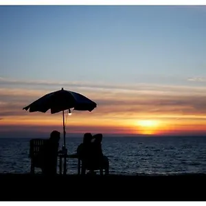 https://micky-monkey-beach.khao-lakhotels.com